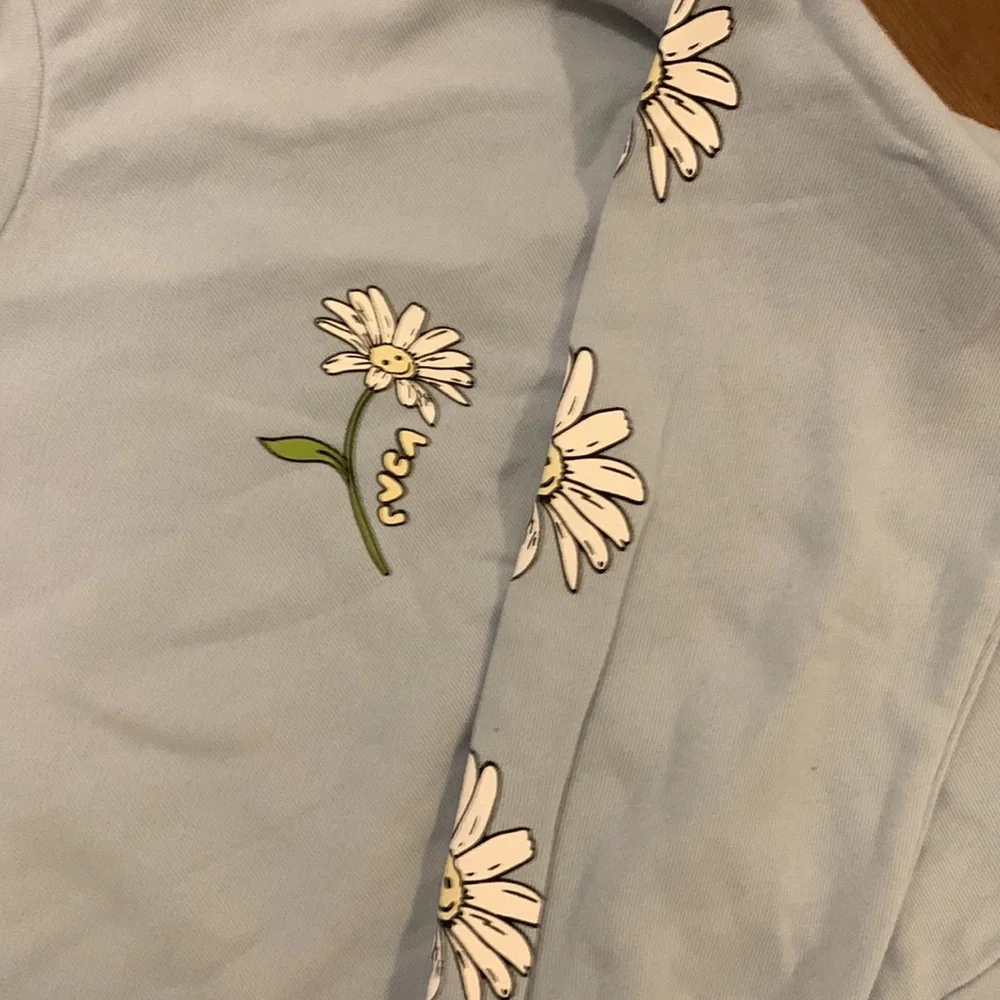 NWT RVCA Crop Sweatshirt - Picture 2 of 3